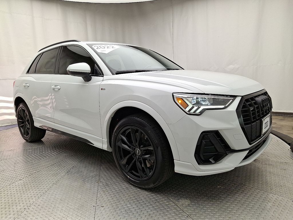 Thumbnail: 2022 Audi Q3 - 3