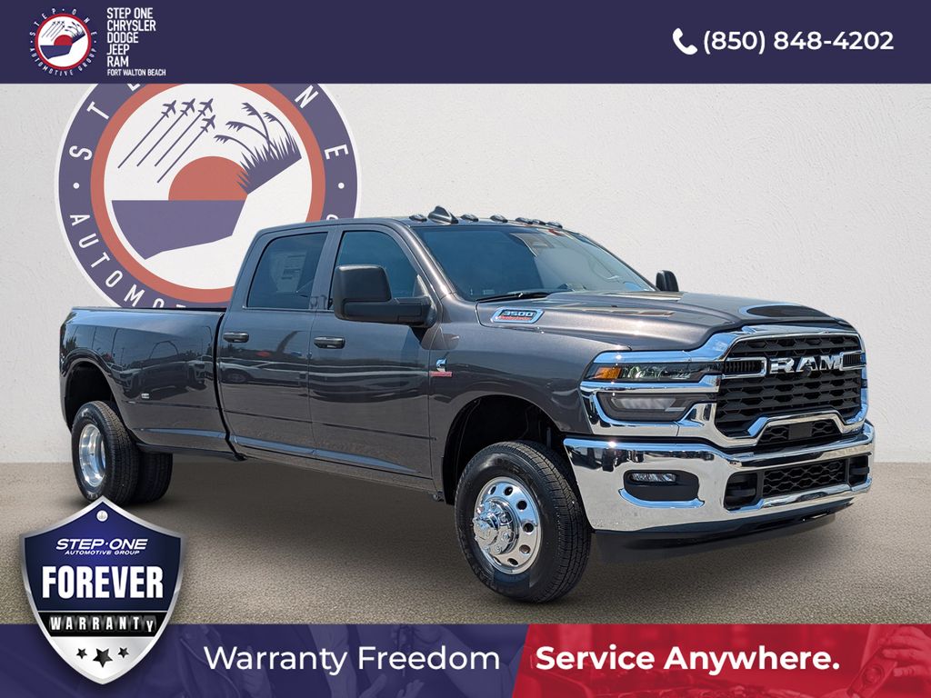 2025 RAM 3500 Tradesman Crew Cab LB DRW 4WD