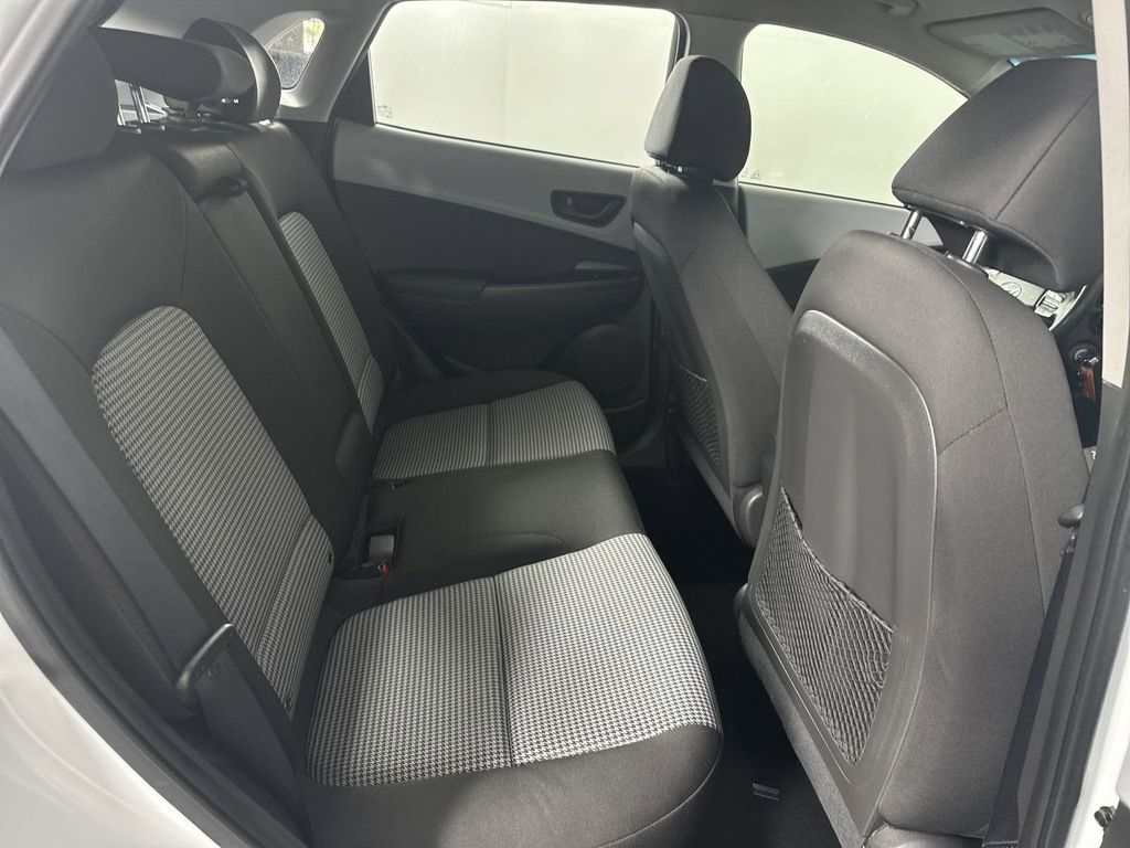 2019 Hyundai Kona SE 13