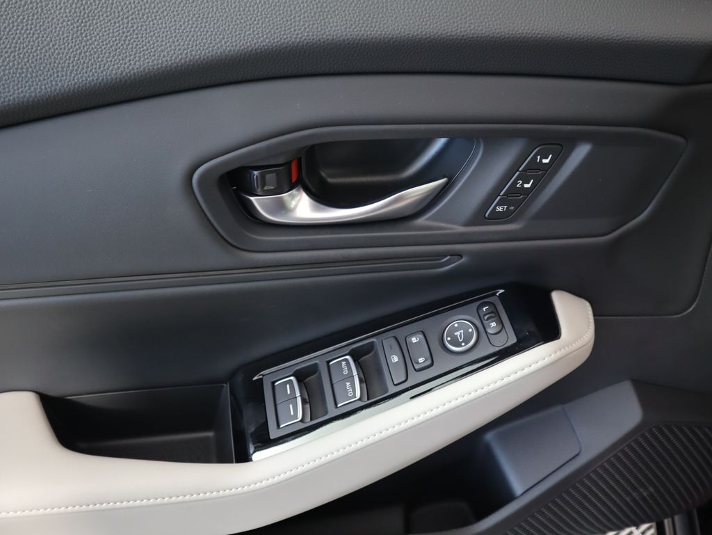 Thumbnail: 2025 Honda Accord - 25