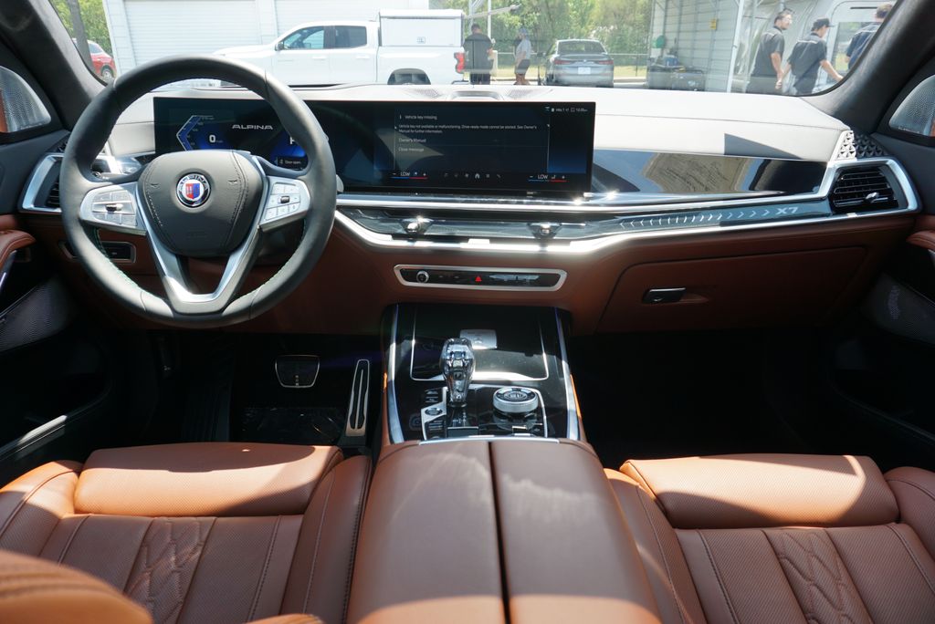 Thumbnail: 2026 BMW X7 - 17