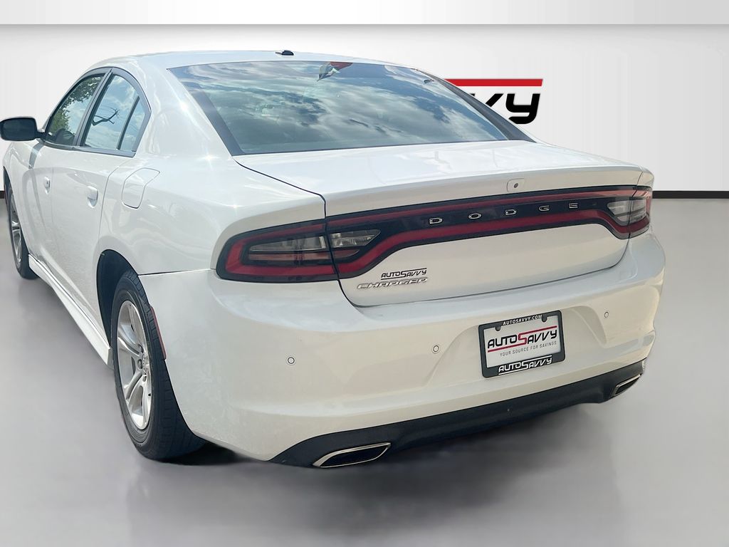 Used 2021 White Dodge SXT image 5
