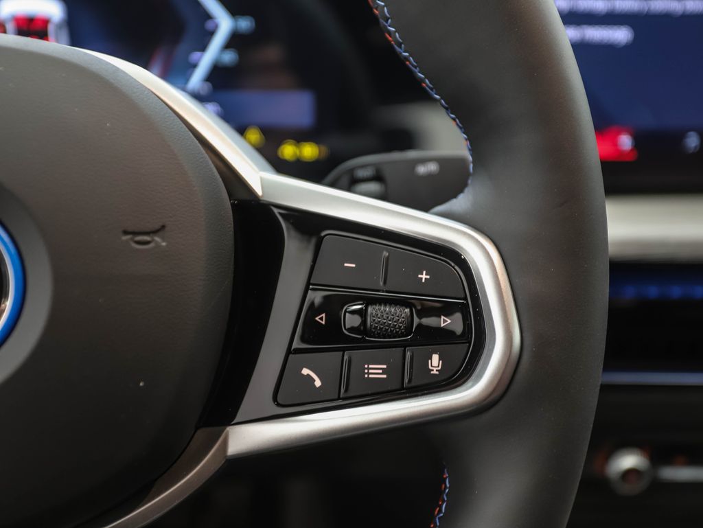 2025 BMW i4 M50 12