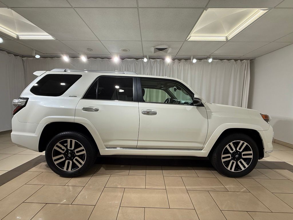 Thumbnail: 2020 Toyota 4Runner - 6