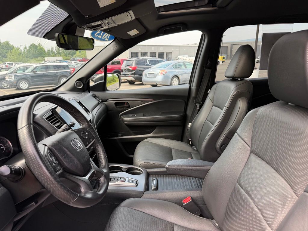 Used 2023 Black Honda EX-L image 8