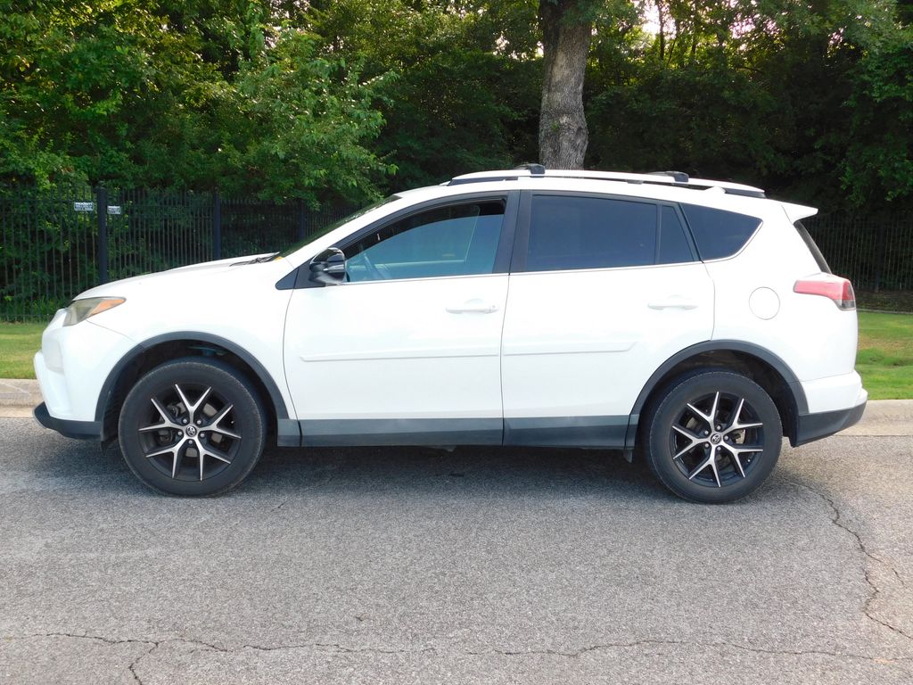 Thumbnail: 2016 Toyota RAV4 - 2