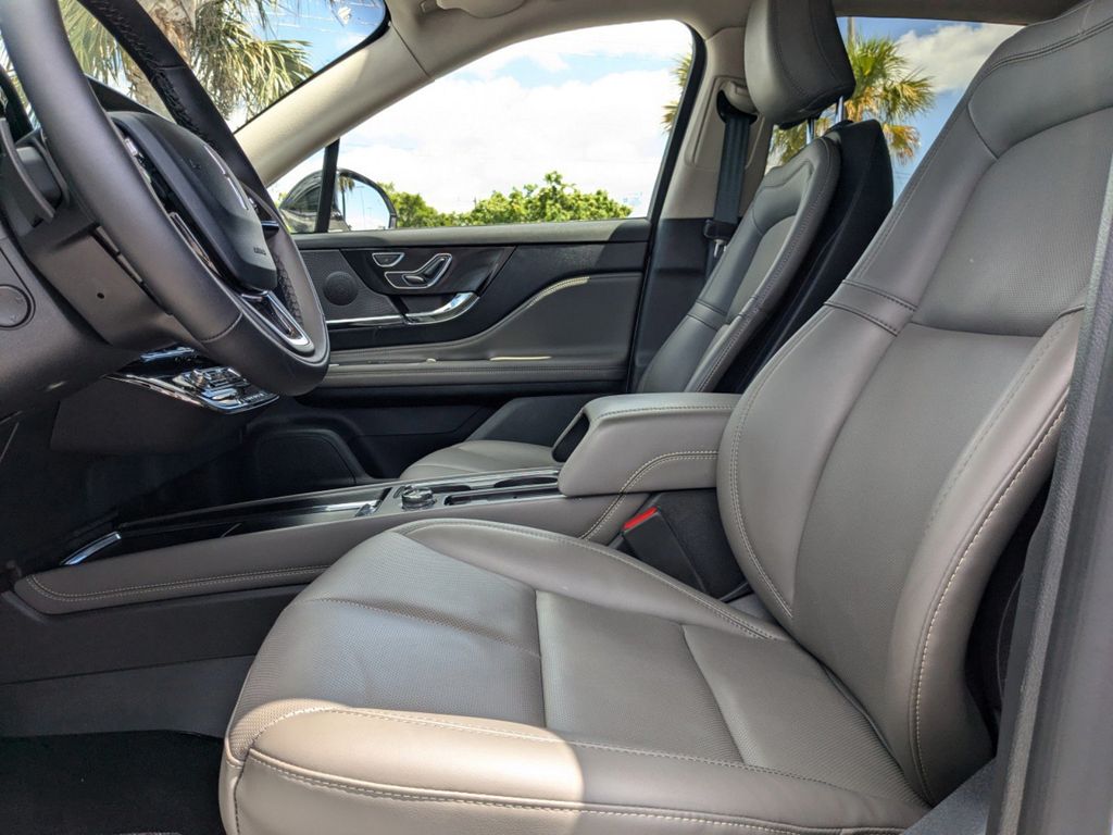 2025 Lincoln Corsair Premiere