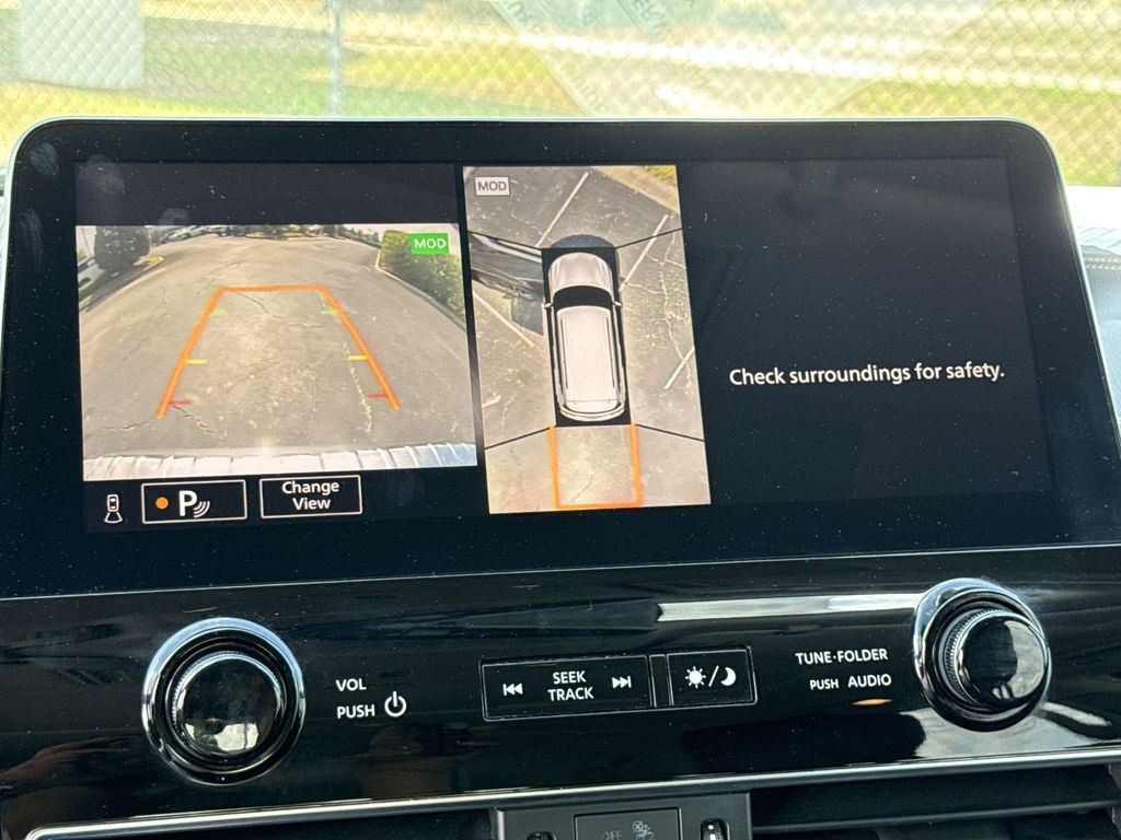 Thumbnail: 2022 INFINITI QX80 - 24