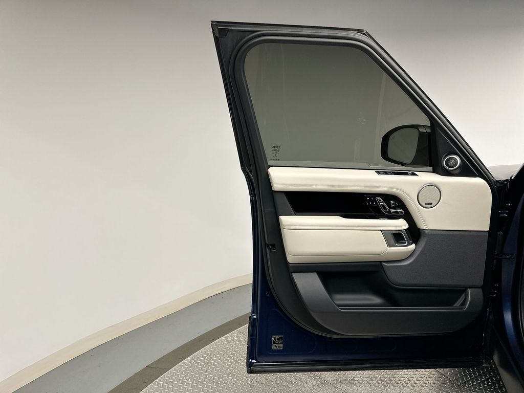 2020 Land Rover Range Rover HSE 9