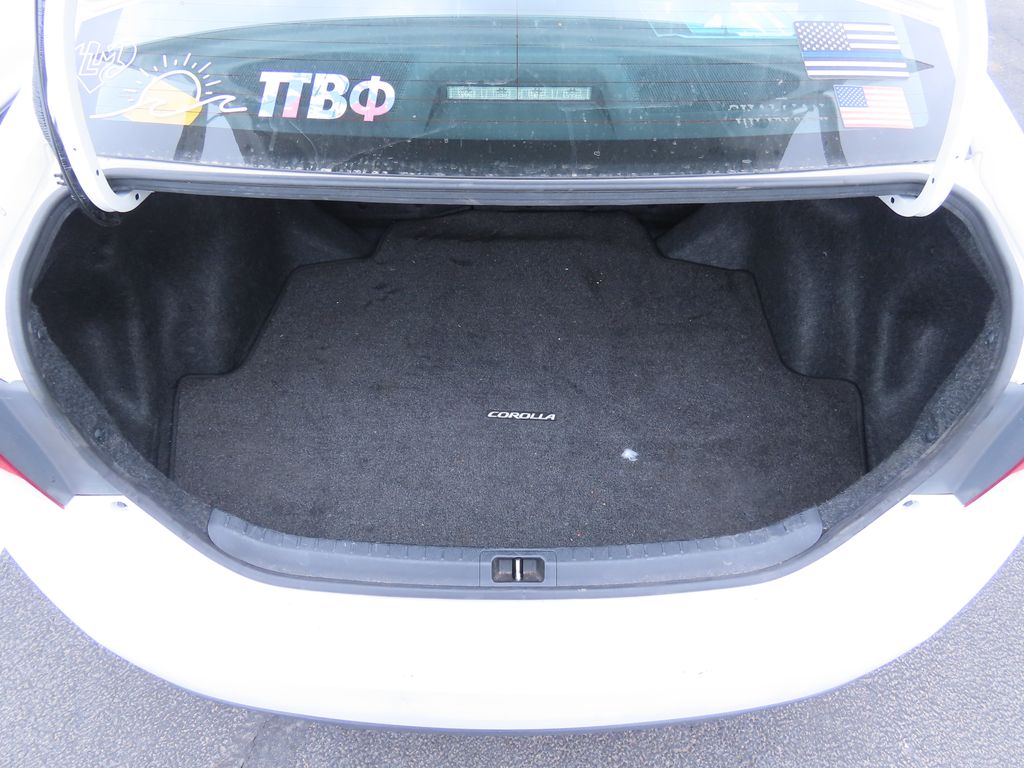 2017 Toyota Corolla XLE 12