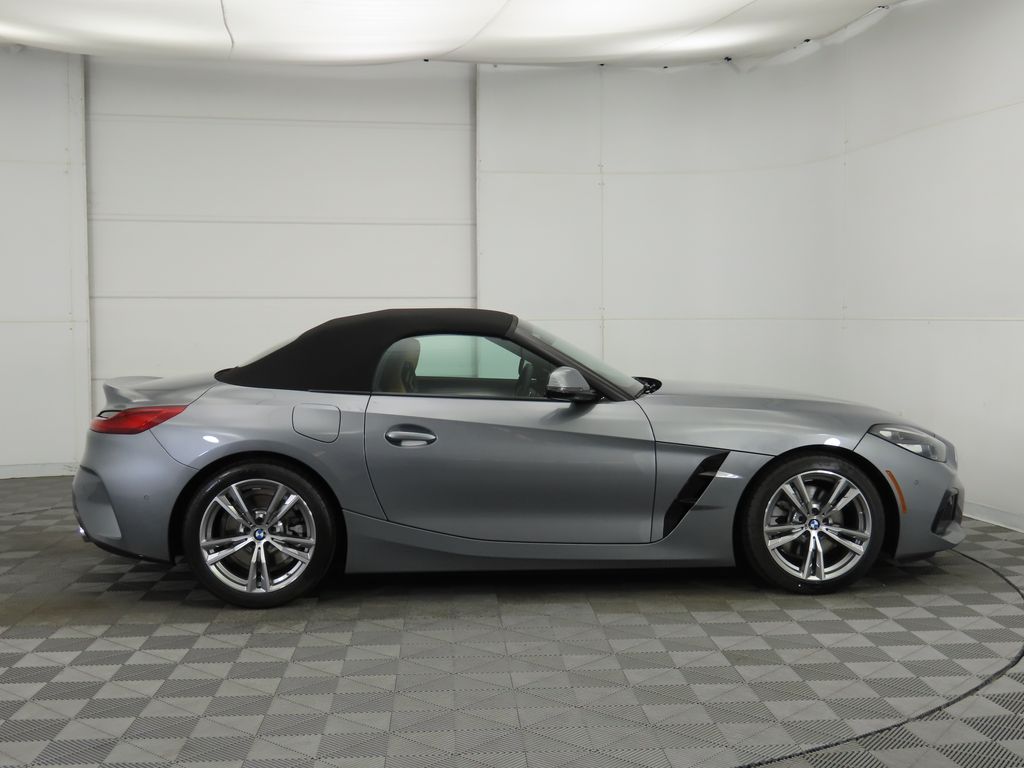 Thumbnail: 2026 BMW Z4 - 12