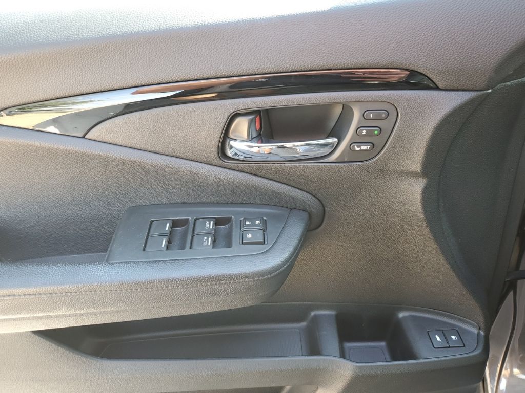 Used Car 2022 Honda Pilot  Touring For Sale Under $35,000 In Austin, Texas