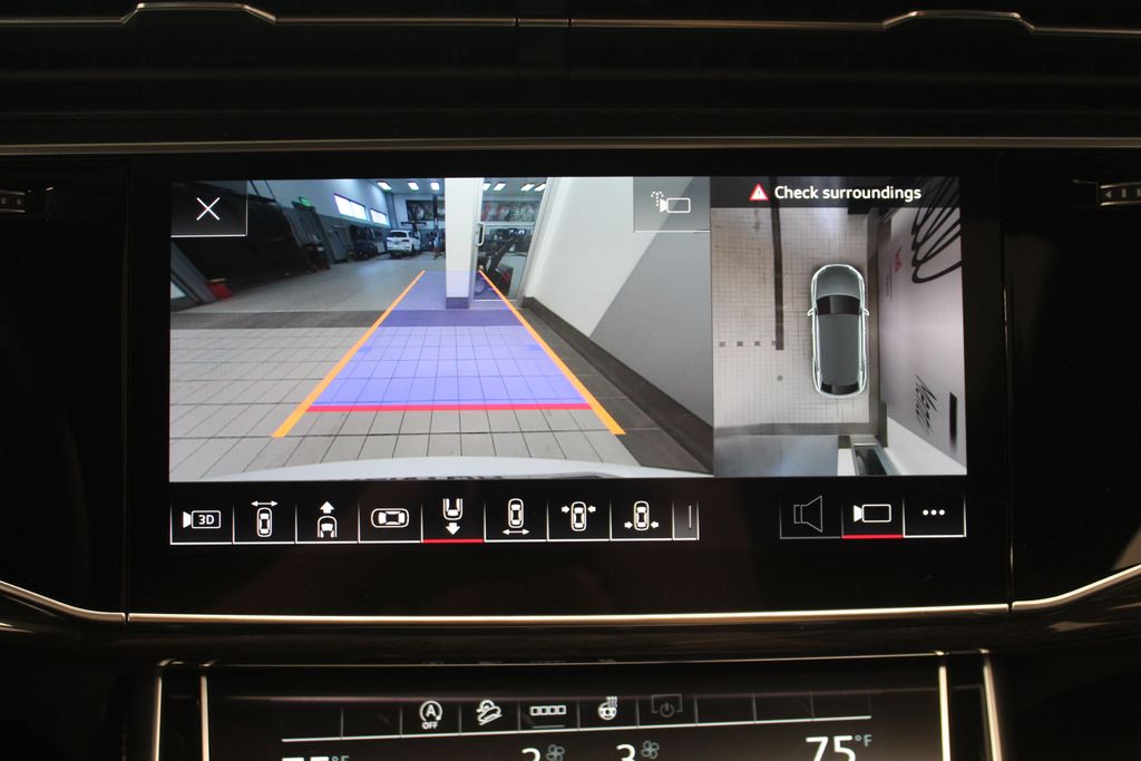 Thumbnail: 2026 Audi Q8 - 24