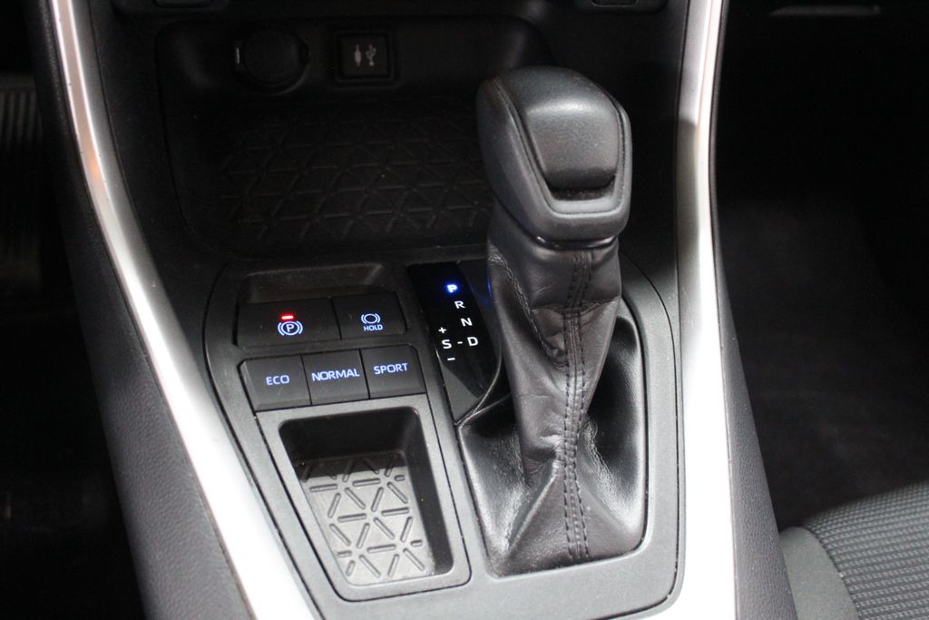 Thumbnail: 2019 Toyota RAV4 - 13