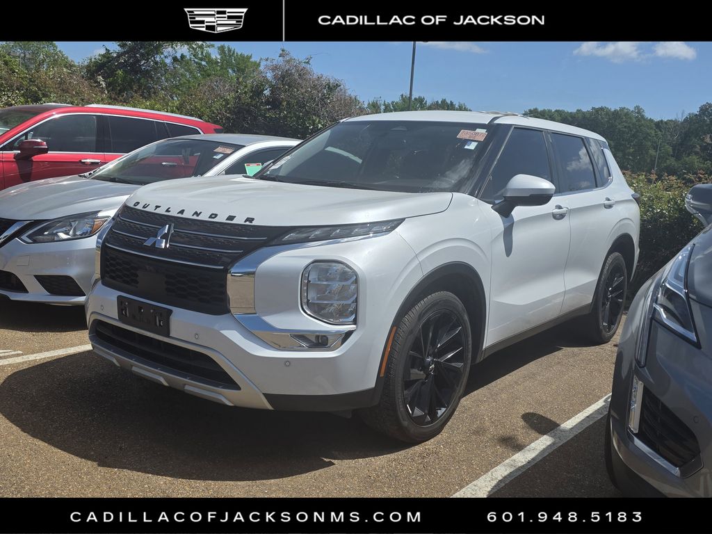 White Diamond 2023 Mitsubishi Outlander SUV / Crossover Front-Wheel Drive Continuously Variable Transmission