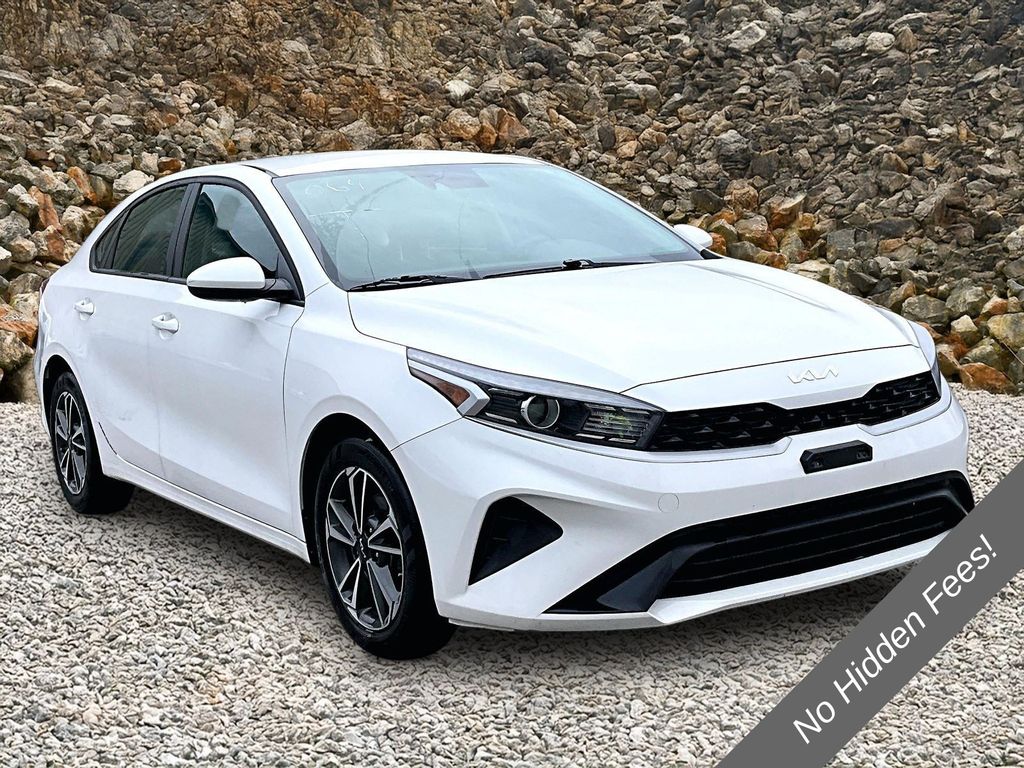 Snow White Pearl 2023 Kia Forte LXS FWD Sedan Front-Wheel Drive Continuously Variable Transmission