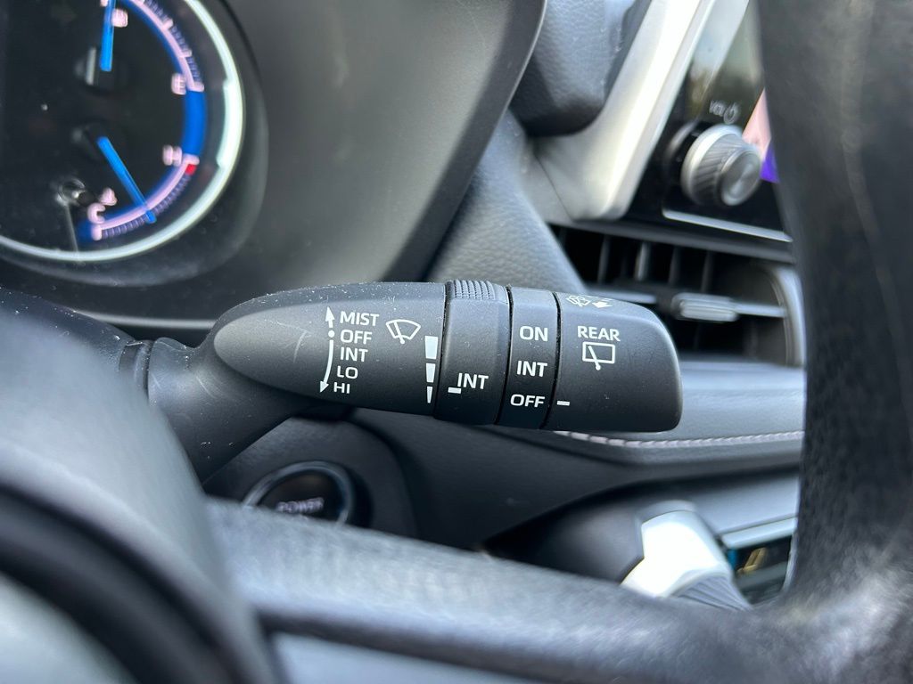 2024 Toyota RAV4 XLE 21
