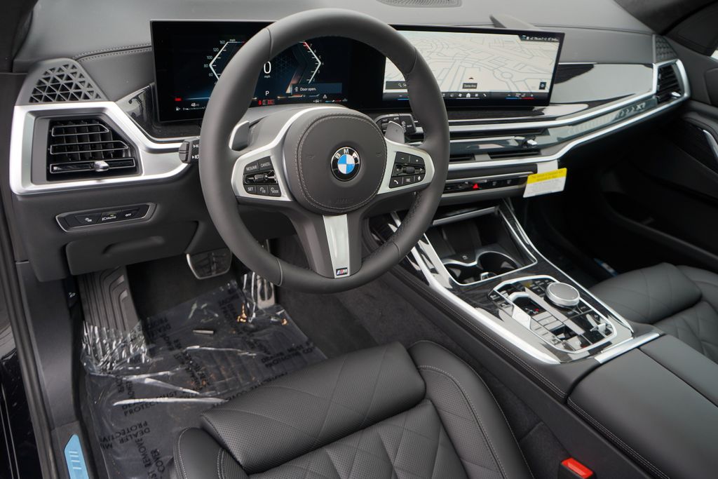 2025 BMW X7 xDrive40i 12