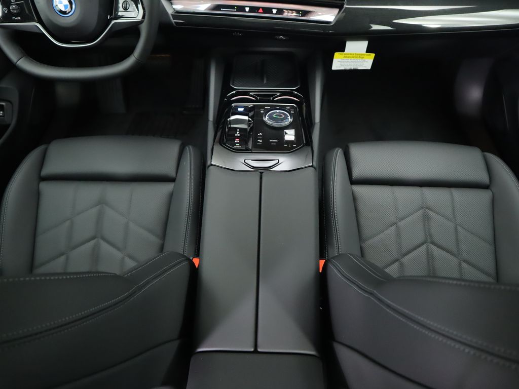 2025 BMW i5 eDrive40 17