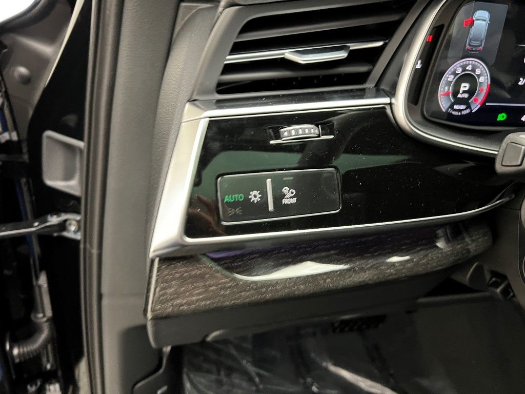 Thumbnail: 2026 Audi Q7 - 32