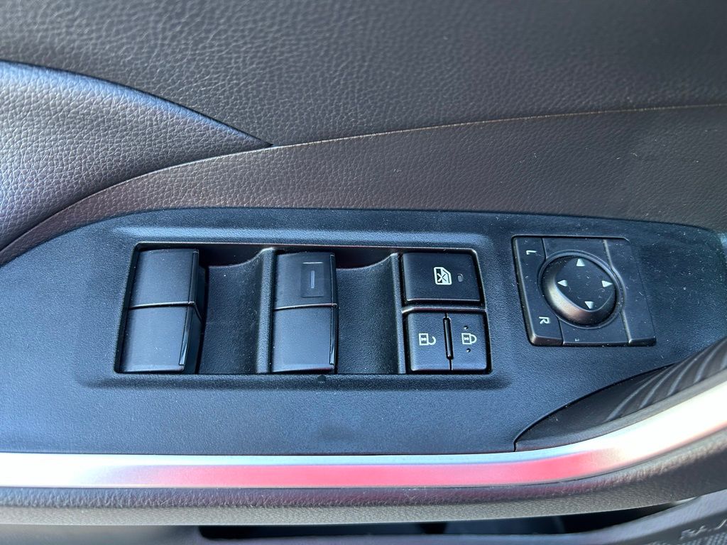 Thumbnail: 2025 Toyota RAV4 - 16