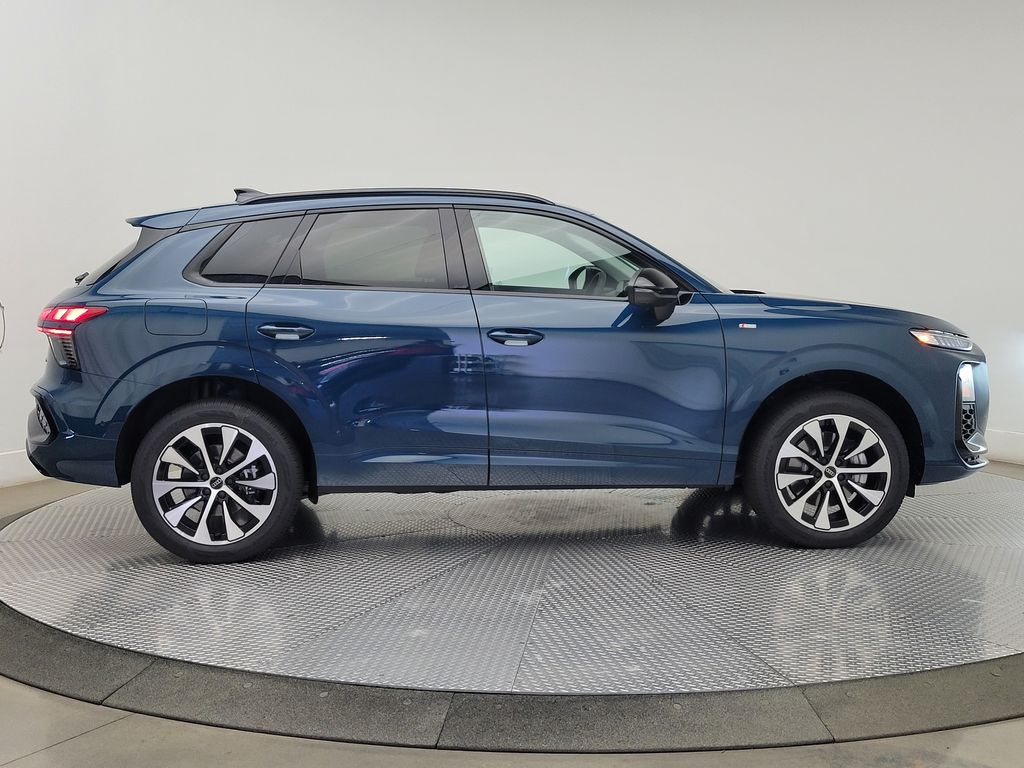 Thumbnail: 2026 Audi Q3 - 6
