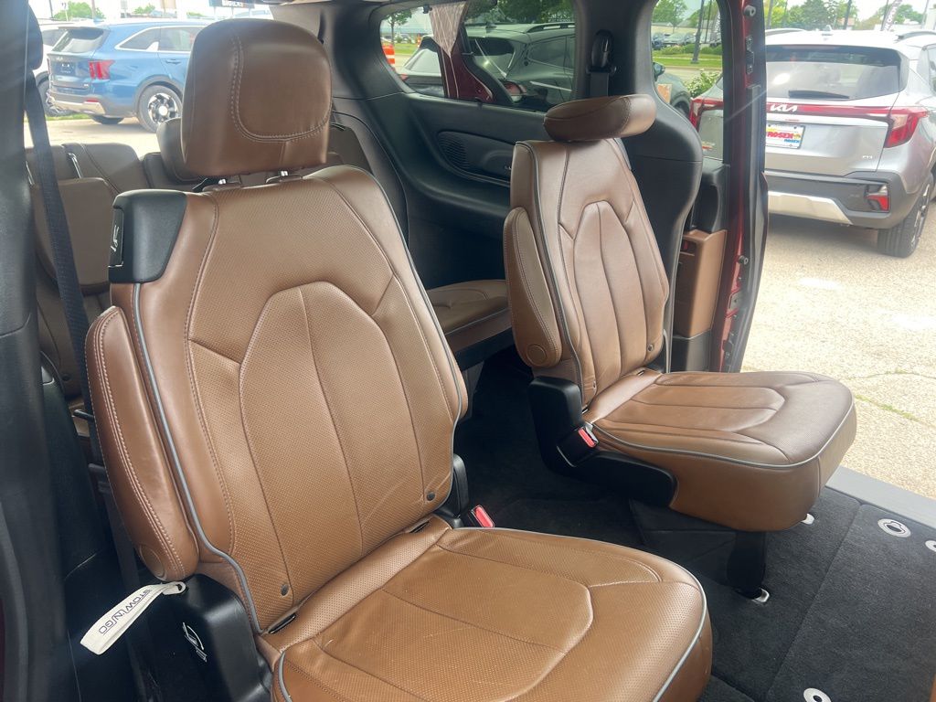 2018 Chrysler Pacifica Limited photo