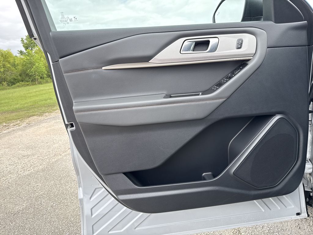 2026 Ford Explorer Active - 7