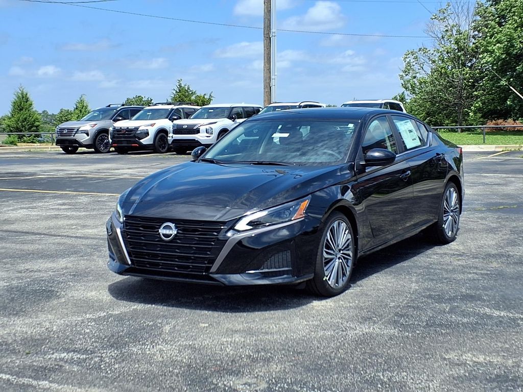 Super Black Clearcoat 2026 Nissan Altima Sedan Front-Wheel Drive Continuously Variable Transmission