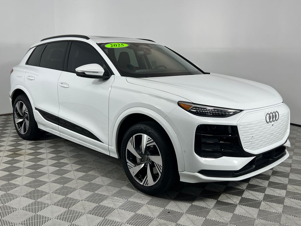 Thumbnail: 2025 Audi Q6 e-tron - 7