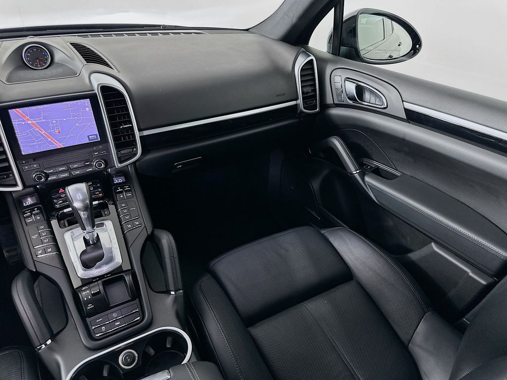 Thumbnail: 2017 Porsche Cayenne - 24