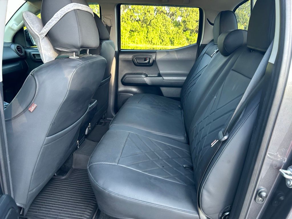 Thumbnail: 2019 Toyota Tacoma - 12