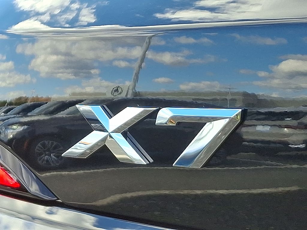 Thumbnail: 2026 BMW X7 - 11