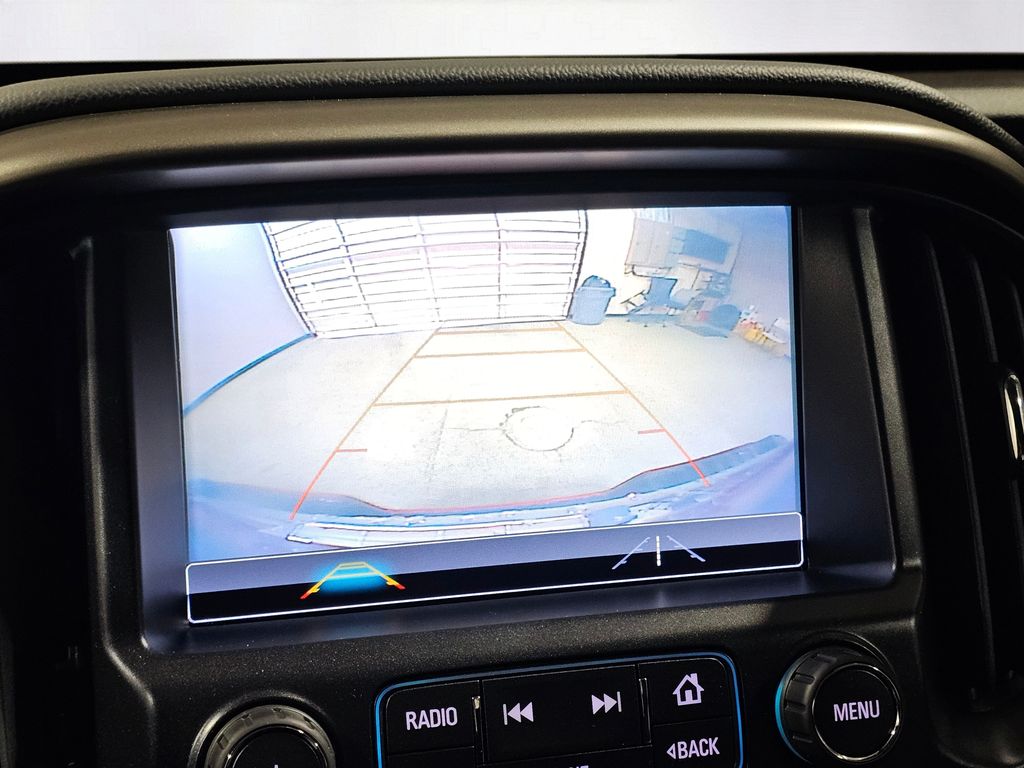 Used 2018 Red Chevrolet Z71 image 30