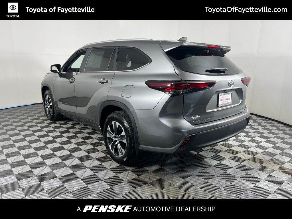 Thumbnail: 2026 Toyota Highlander - 18