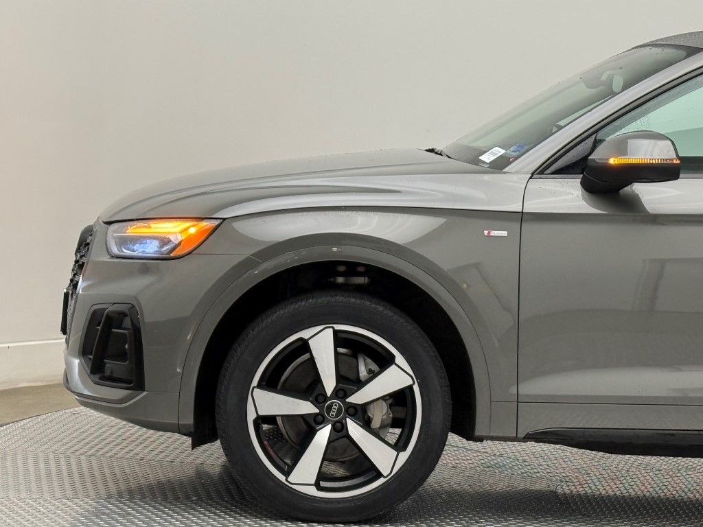 Thumbnail: 2023 Audi Q5 - 8