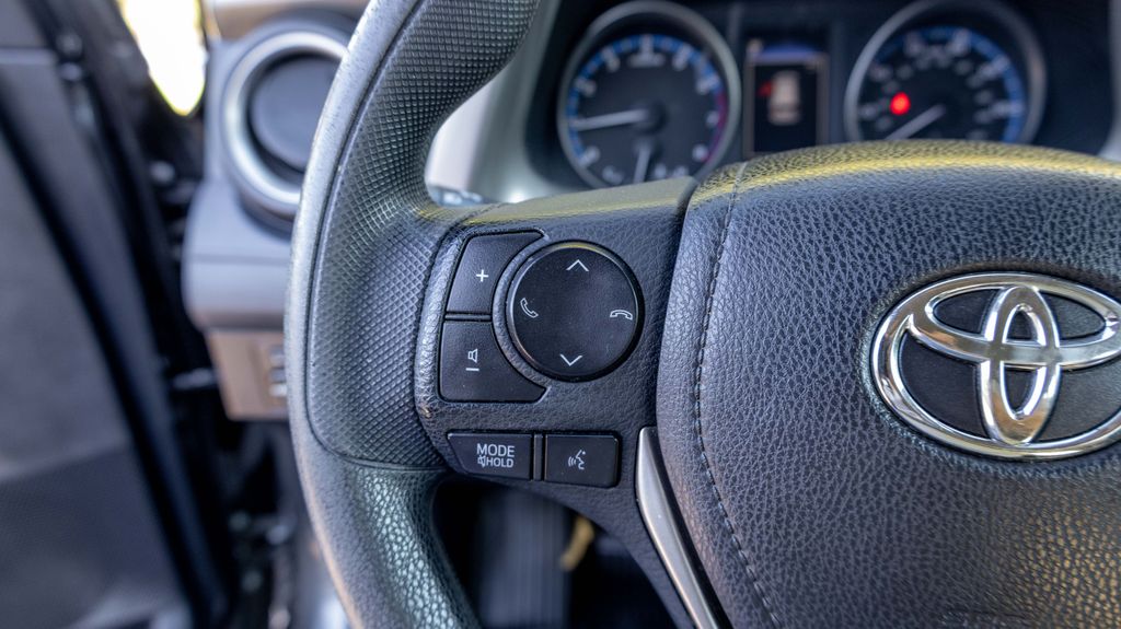 Used 2018 Toyota RAV4 LE 4D Sport Utility