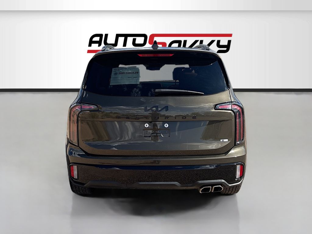 Used 2025 Green Kia EX X-Line image 6