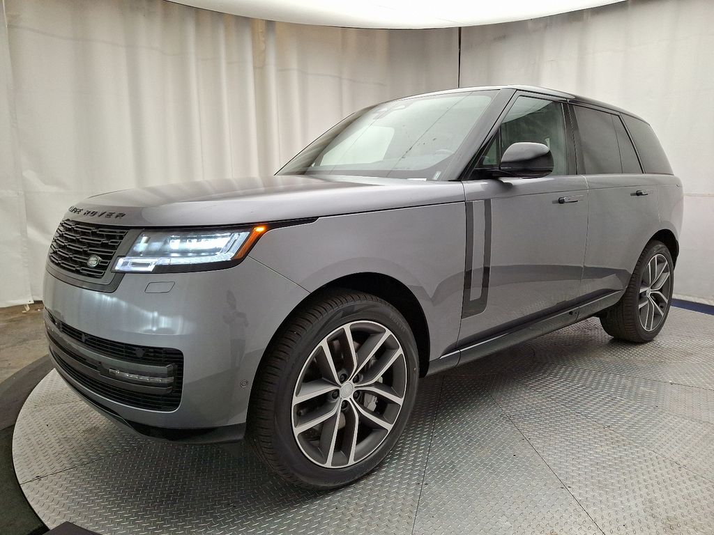 2025 Land Rover Range Rover SE Hero Image