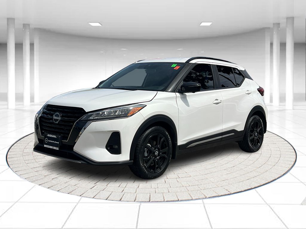 2023 Nissan Kicks SR
