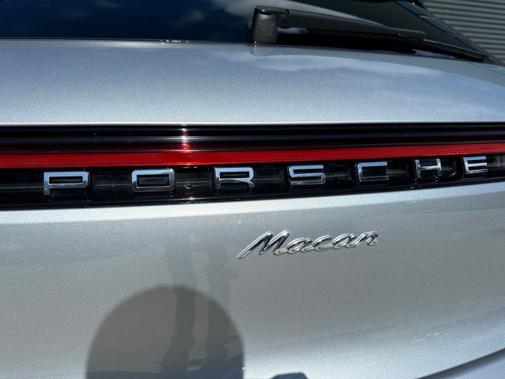 2021 Porsche Macan  8