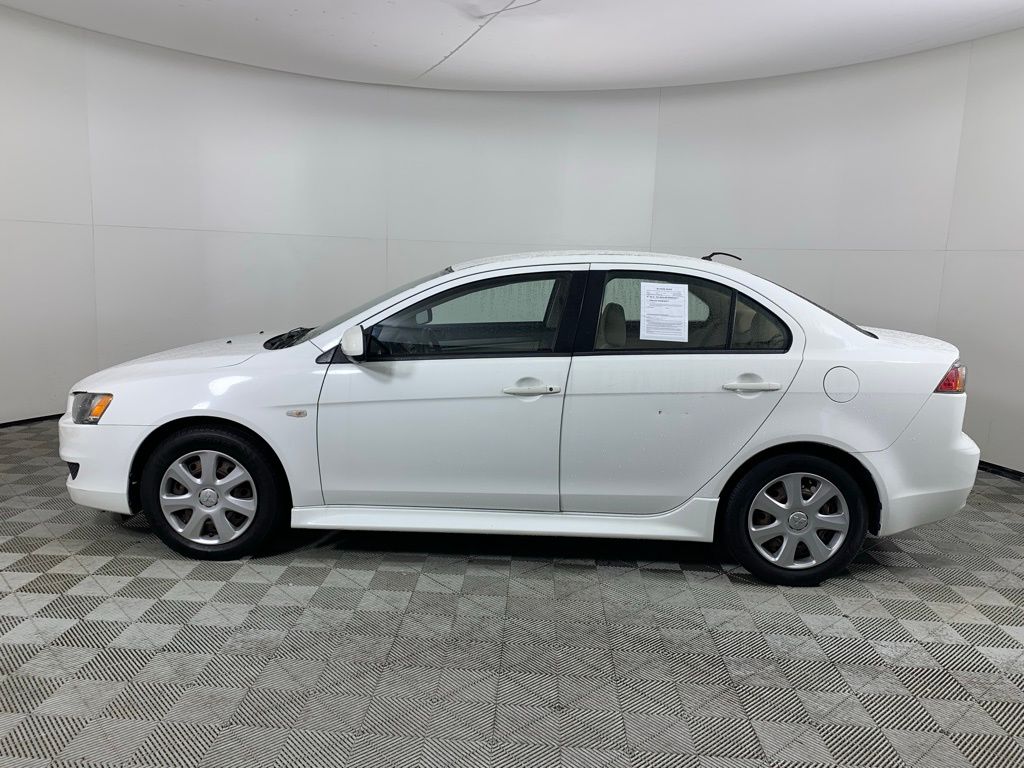 2013 Mitsubishi Lancer ES photo 2