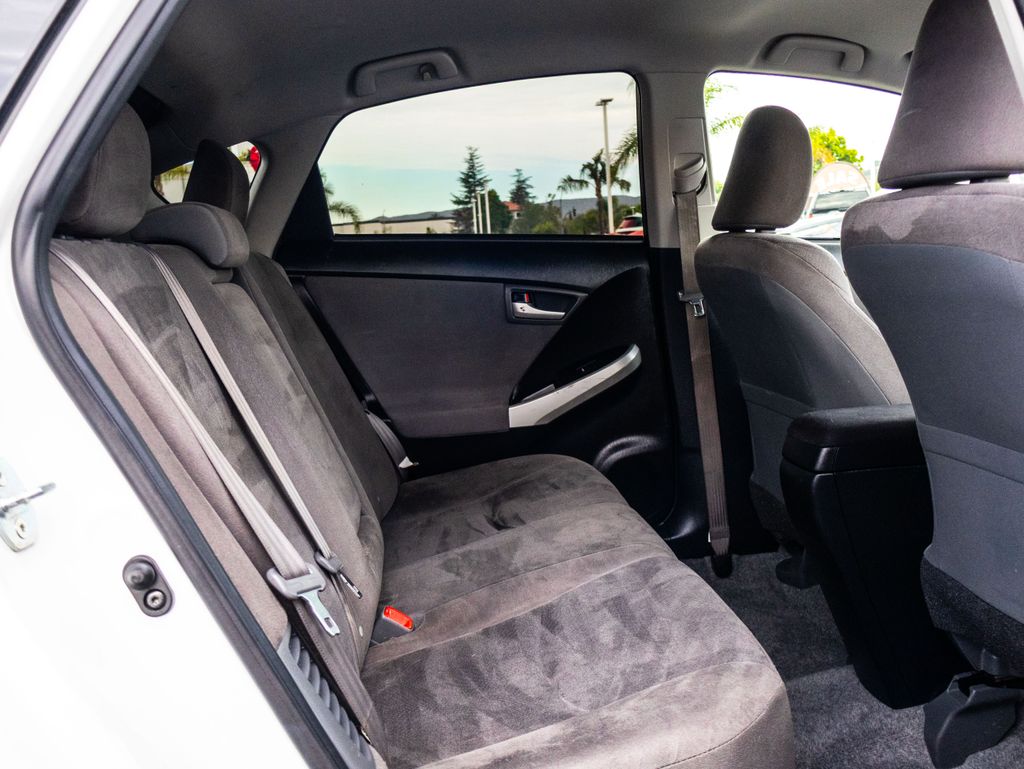 Used 2015 White Toyota Two image 22