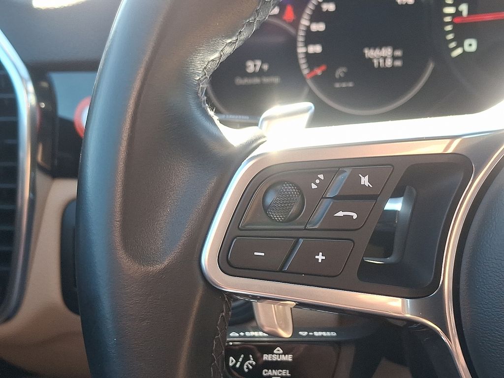 Thumbnail: 2022 Porsche Cayenne - 24