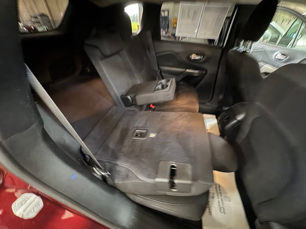 Used 2019 Jeep Cherokee SUV