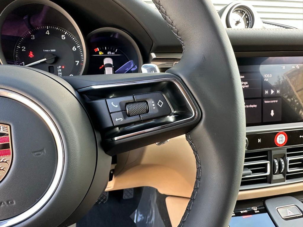 Thumbnail: 2026 Porsche Macan - 21