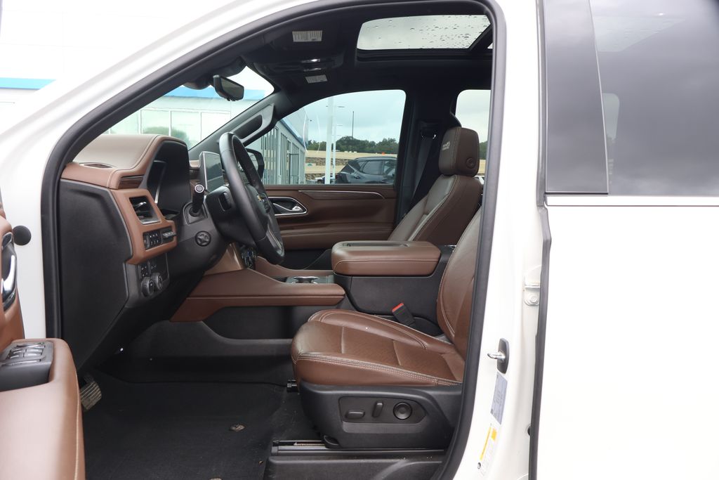 2023 Chevrolet Suburban High Country 14