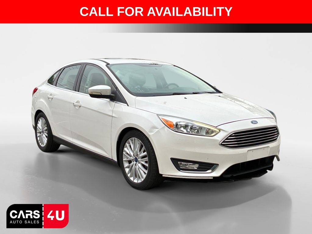 White Platinum Clearcoat Metallic 2018 Ford Focus Sedan Front-Wheel Drive 6-Speed Automatic