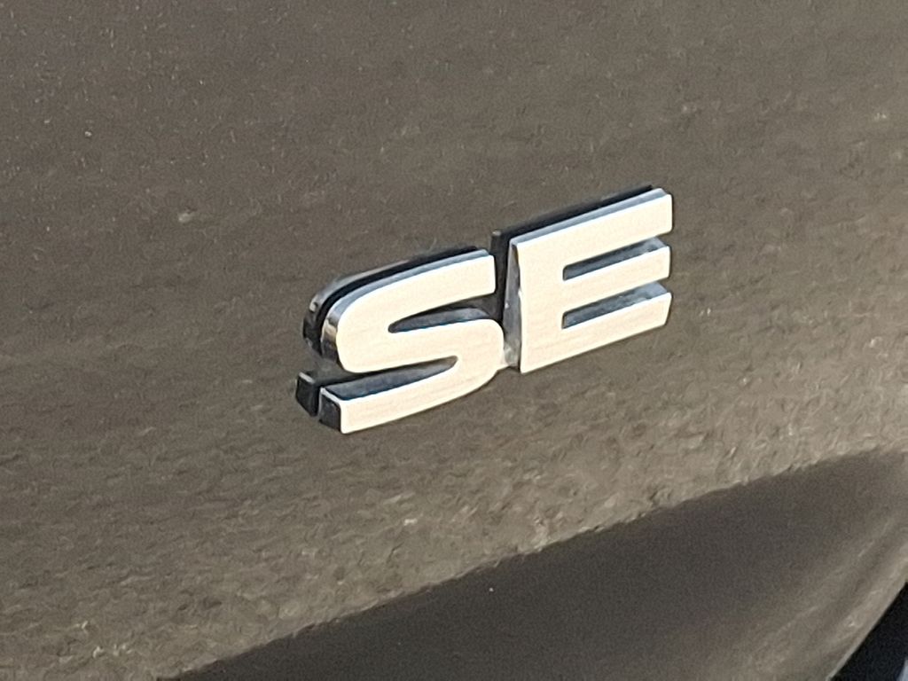 Thumbnail: 2022 Mitsubishi Outlander - 30