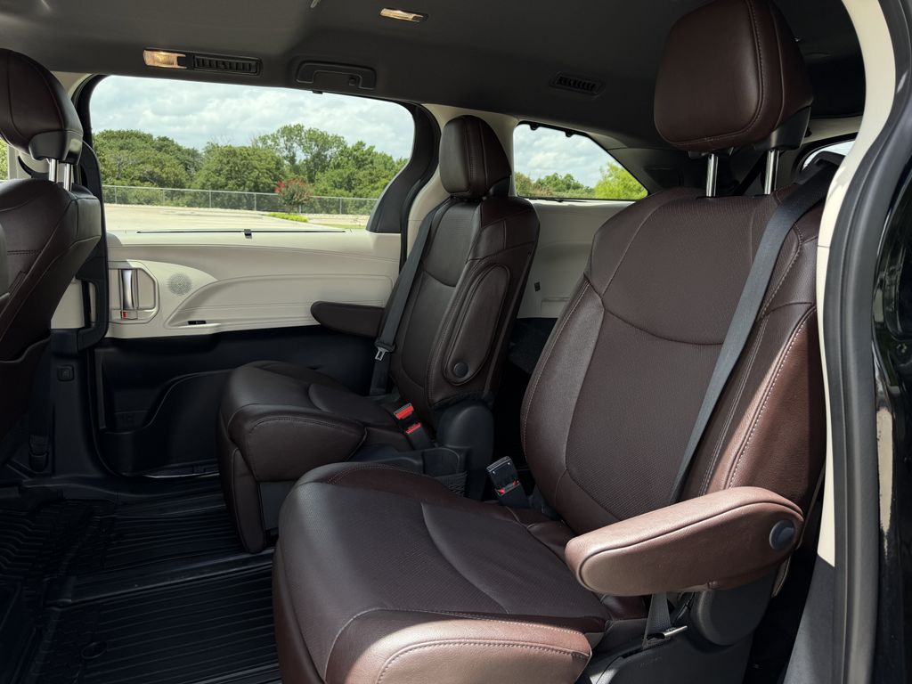 Used 2024 Toyota Sienna Van